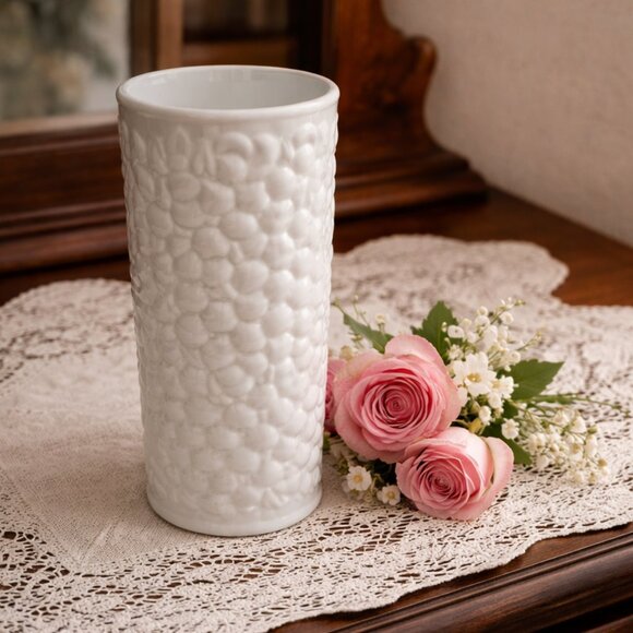 Indiana Glass Other - Vintage 1960s or 70s Indiana Glass Company Milk Glass 7.5" Vase
